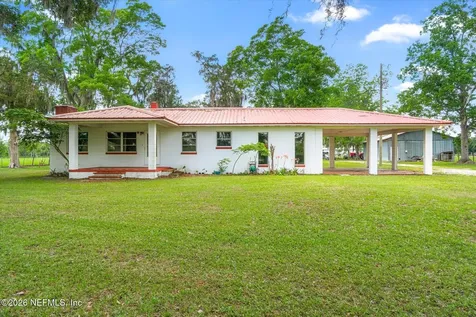 786 W River Road Palatka FL 32177