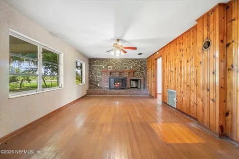 786 W River Road Palatka FL 32177