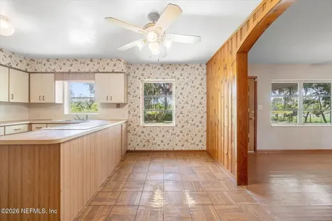 786 W River Road Palatka FL 32177