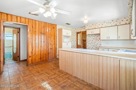 786 W River Road Palatka FL 32177