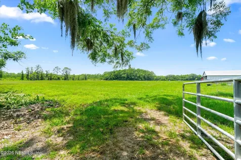 786 W River Road Palatka FL 32177