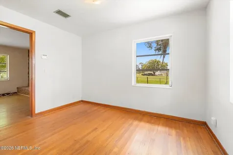 786 W River Road Palatka FL 32177