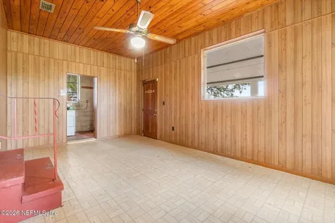 786 W River Road Palatka FL 32177