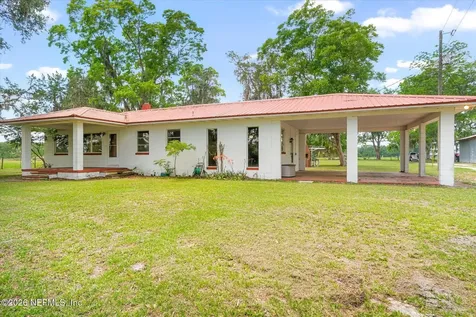 786 W River Road Palatka FL 32177