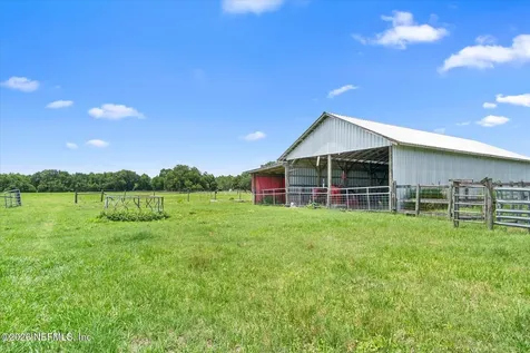 786 W River Road Palatka FL 32177