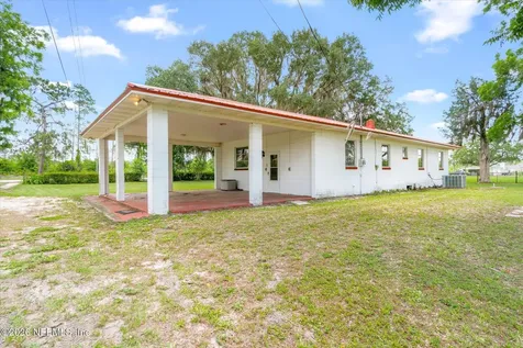 786 W River Road Palatka FL 32177