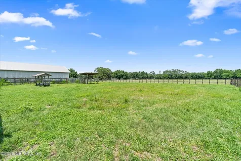 786 W River Road Palatka FL 32177