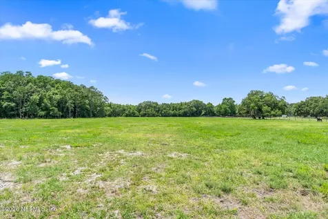 786 W River Road Palatka FL 32177