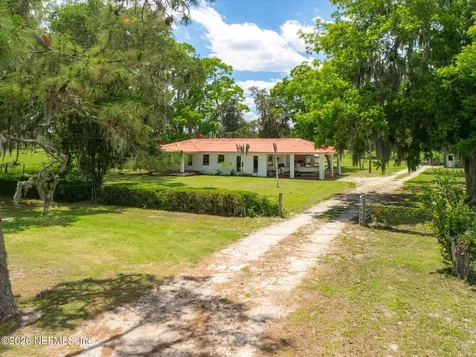 786 W River Road Palatka FL 32177