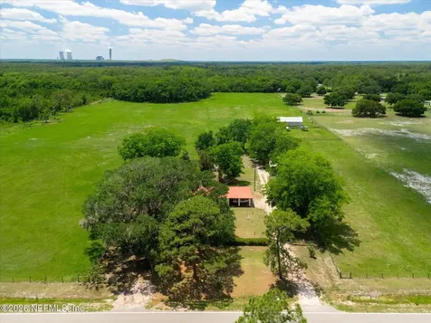 786 W River Road Palatka FL 32177
