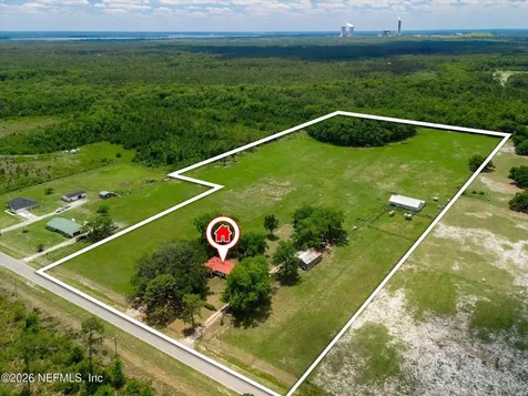 786 W River Road Palatka FL 32177