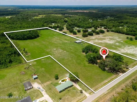 786 W River Road Palatka FL 32177