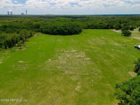 786 W River Road Palatka FL 32177