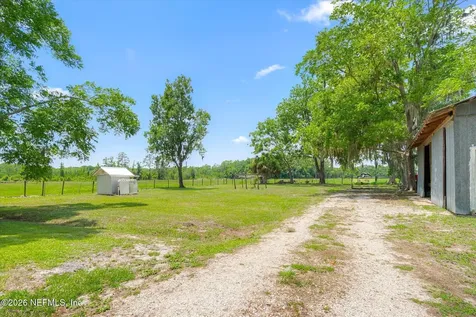 786 W River Road Palatka FL 32177