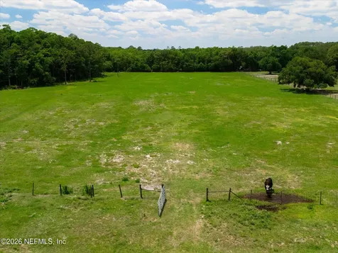 786 W River Road Palatka FL 32177