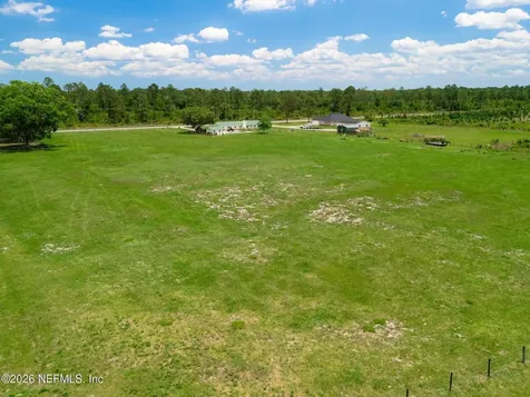 786 W River Road Palatka FL 32177
