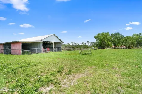786 W River Road Palatka FL 32177
