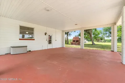 786 W River Road Palatka FL 32177