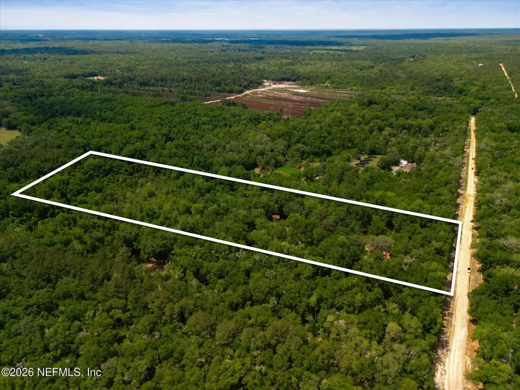 241 Indian Lakes Forest Road Florahome FL 32140