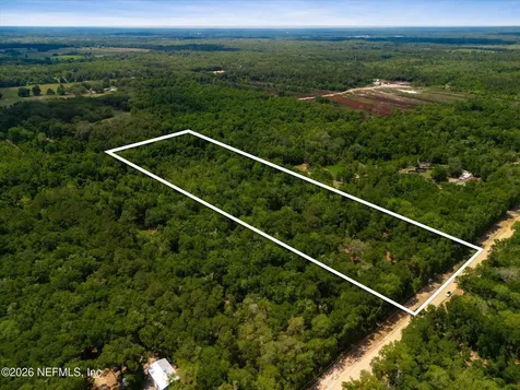 241 Indian Lakes Forest Road Florahome FL 32140