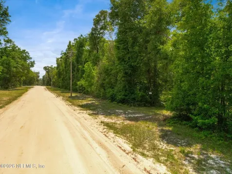241 Indian Lakes Forest Road Florahome FL 32140