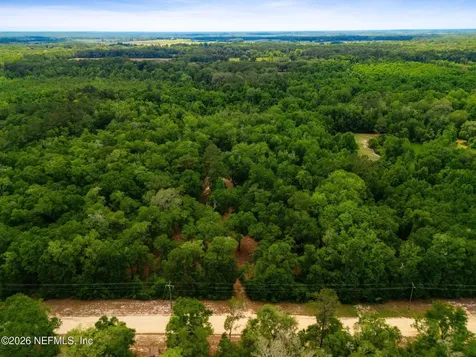 241 Indian Lakes Forest Road Florahome FL 32140