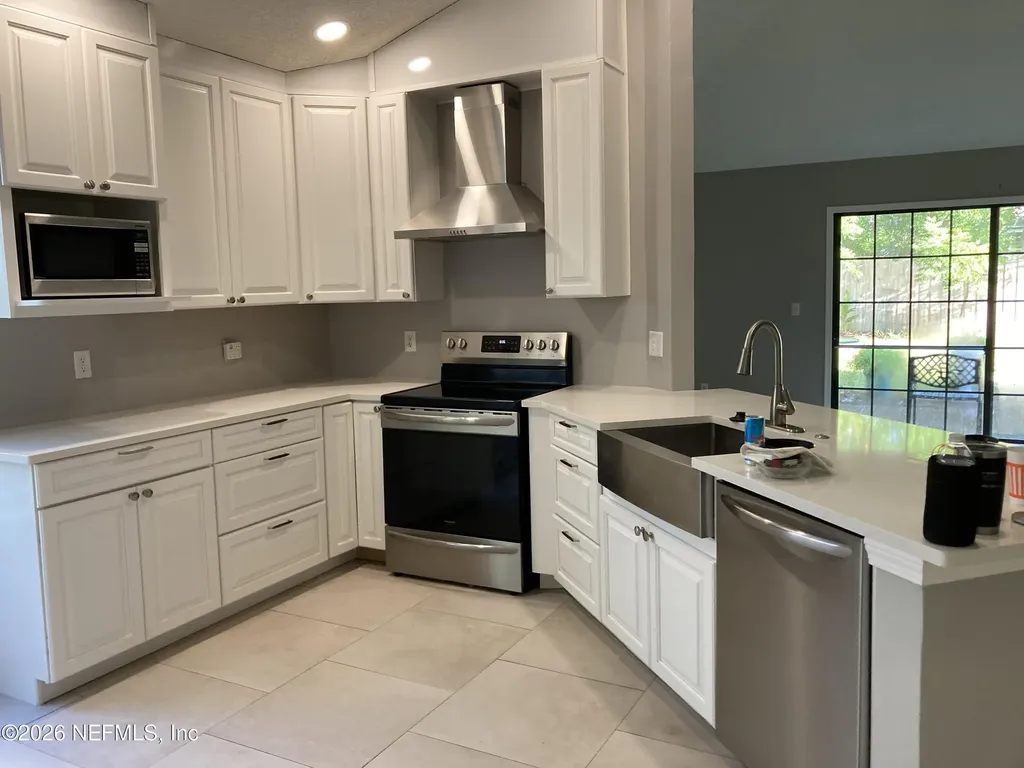 8150 Loch Lomond Ln Lane Jacksonville FL 32244