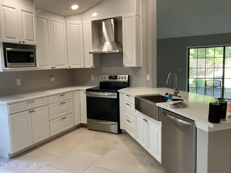 8150 Loch Lomond Ln Lane Jacksonville FL 32244