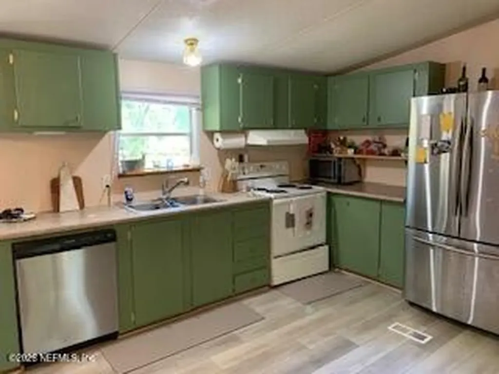 115 Greer Lane Hawthorne FL 32640