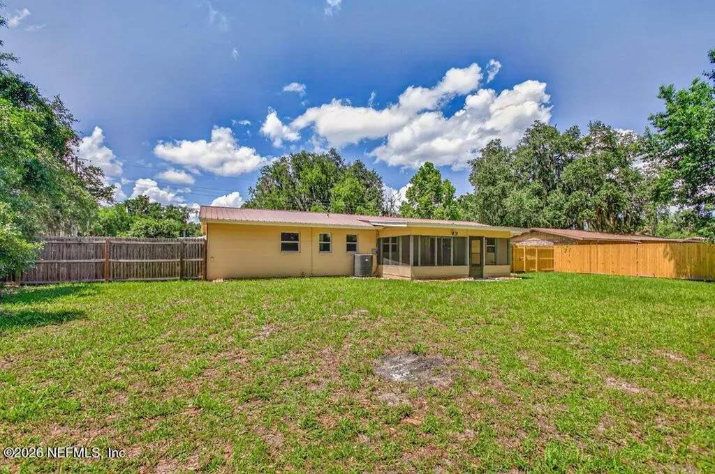133 Magnolia Avenue E East Palatka FL 32131