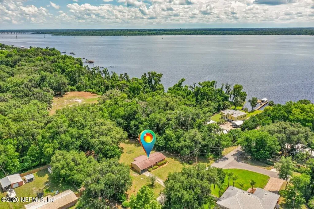 133 Magnolia Avenue E East Palatka FL 32131