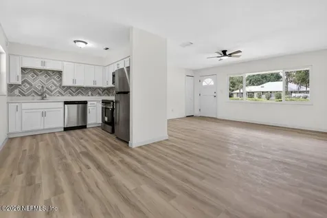 133 Magnolia Avenue E East Palatka FL 32131