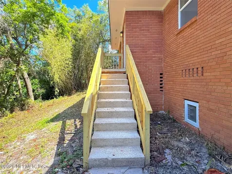 10135 Lakeview Road W Jacksonville FL 32225