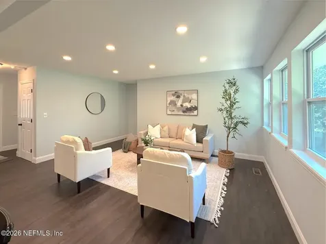 10135 Lakeview Road W Jacksonville FL 32225