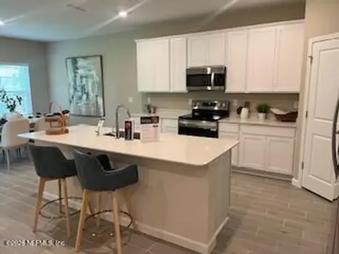 546 Avalon Woods Lane Jacksonville FL 32218