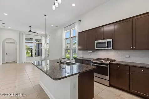 596 Town Plaza Avenue Ponte Vedra FL 32081