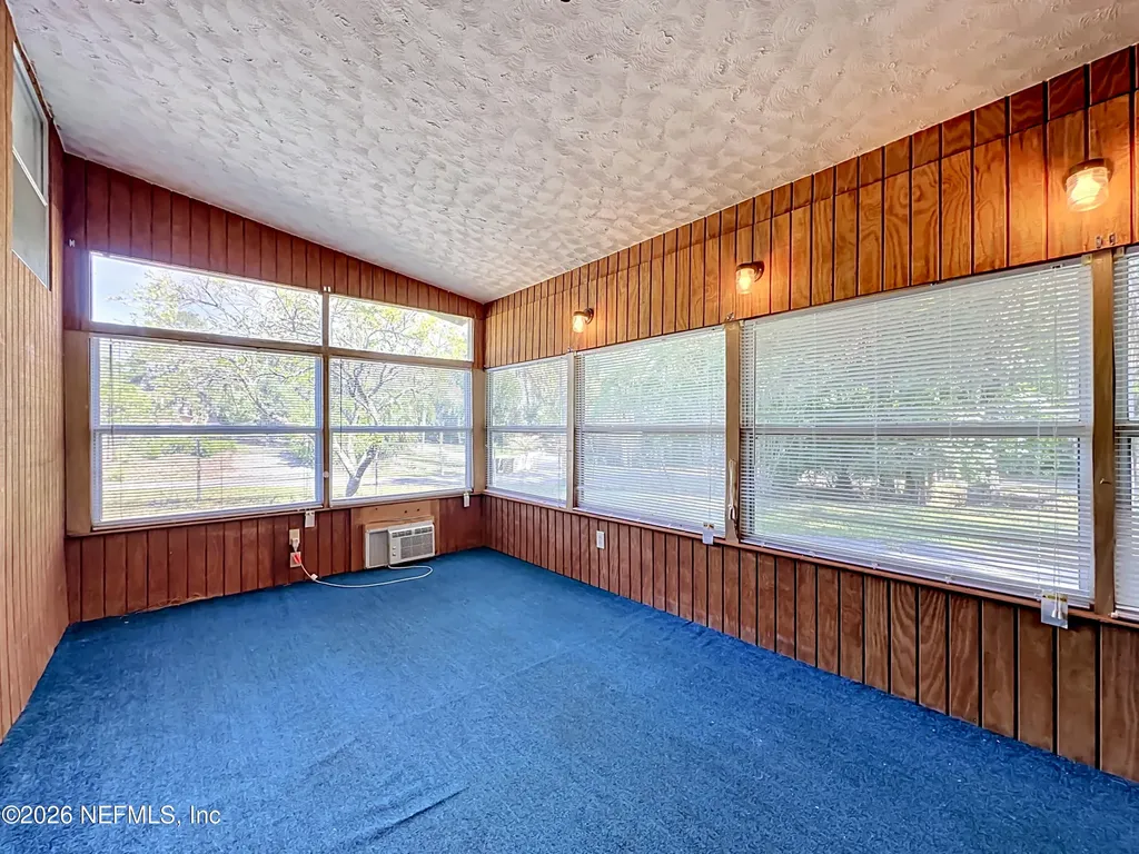 139 Dunn Avenue San Mateo FL 32187
