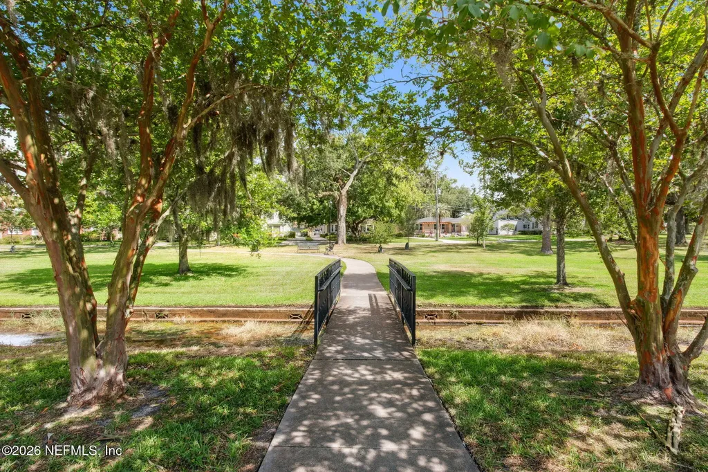 1579 Alexandria Place N Jacksonville FL 32207