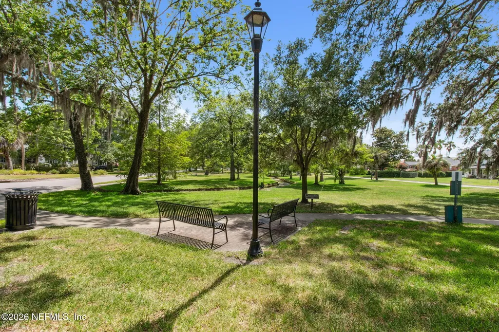 1579 Alexandria Place N Jacksonville FL 32207