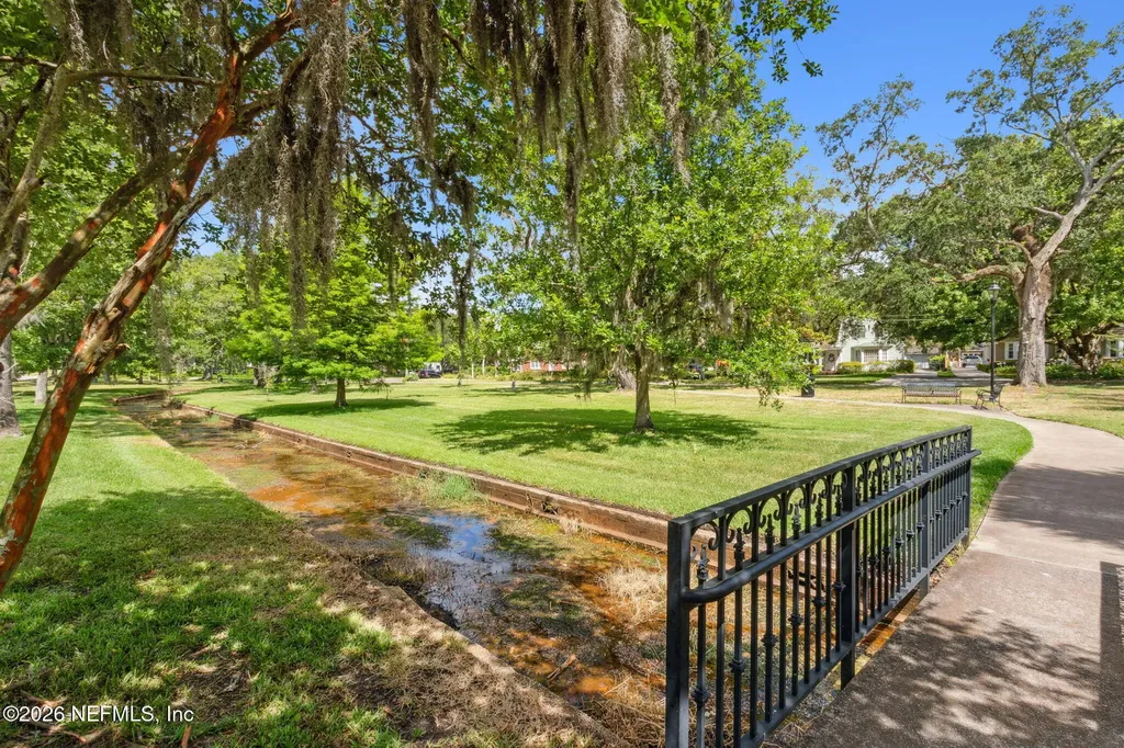 1579 Alexandria Place N Jacksonville FL 32207