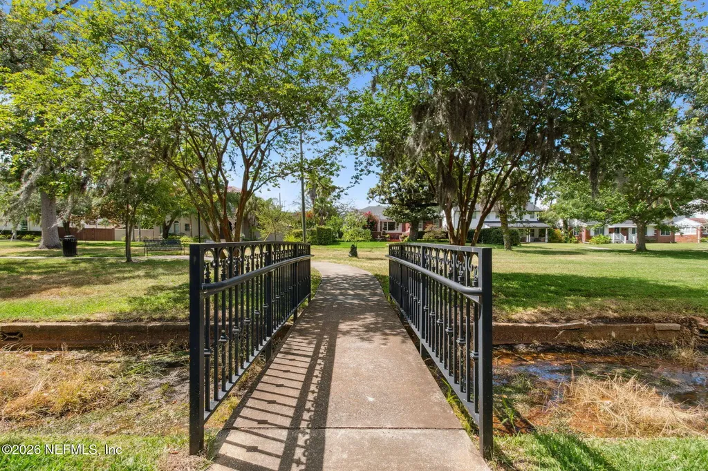 1579 Alexandria Place N Jacksonville FL 32207