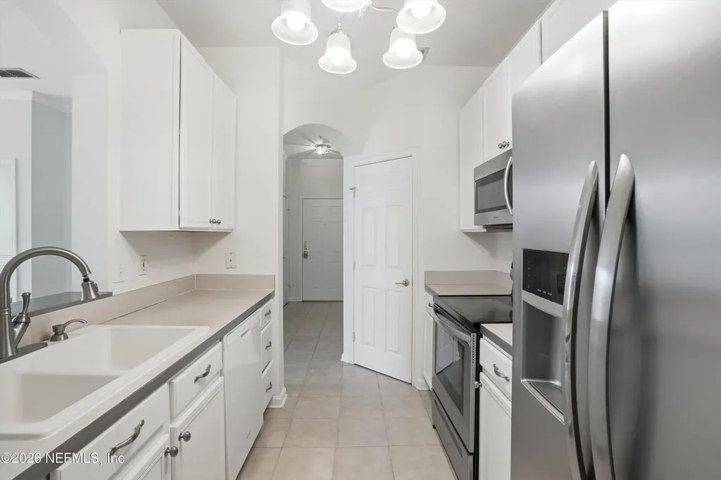 7990 Baymeadows Road E Jacksonville FL 32256