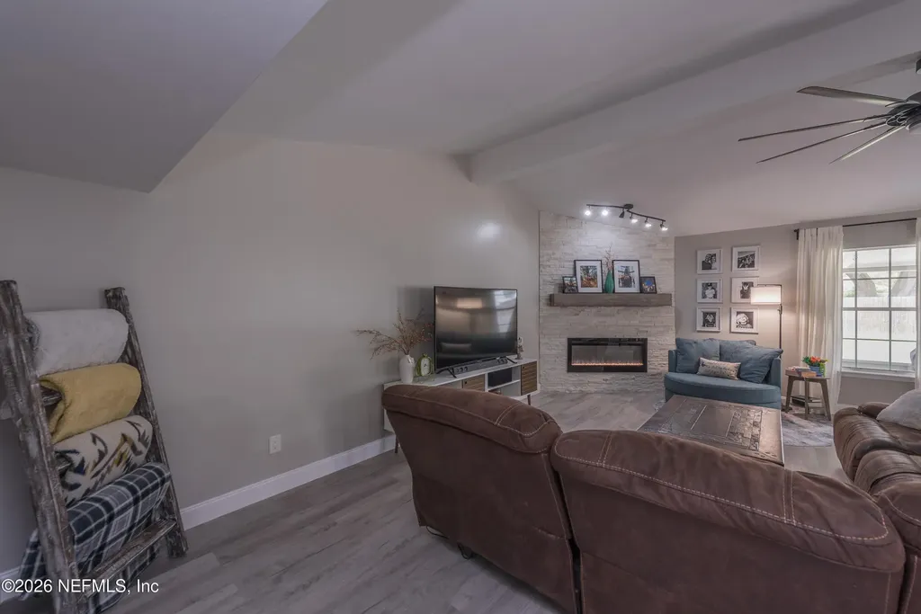 1600 Country Charm Lane W Jacksonville FL 32225