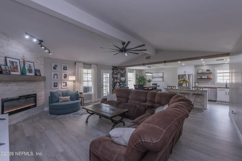 1600 Country Charm Lane W Jacksonville FL 32225