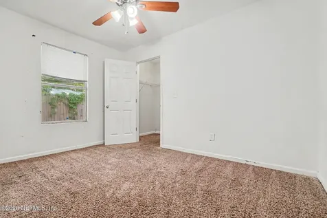 8205 Berry Avenue Jacksonville FL 32211
