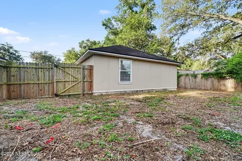 8205 Berry Avenue Jacksonville FL 32211