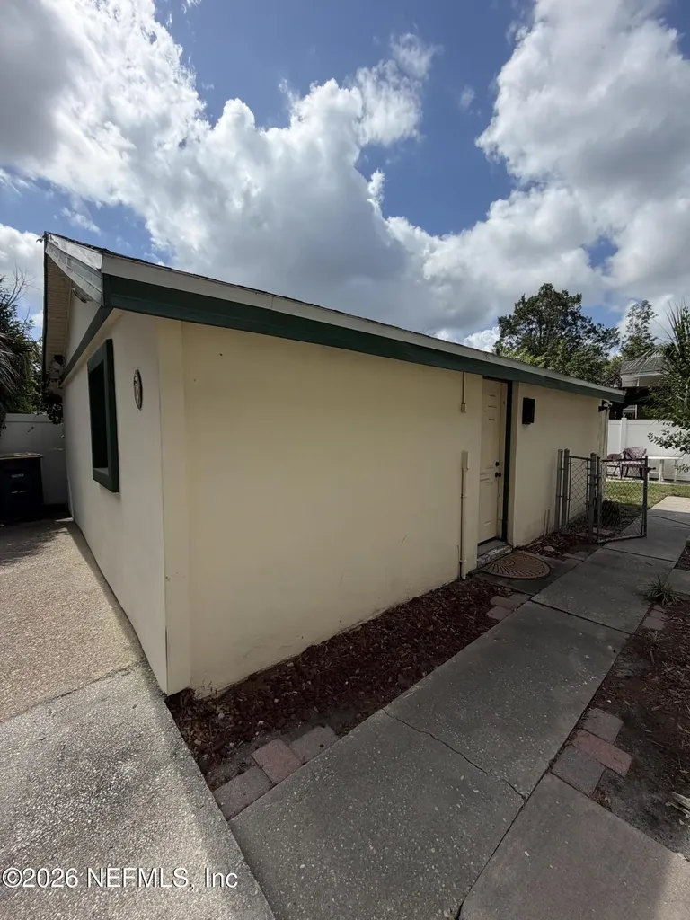 1805 Perry Place Jacksonville FL 32207