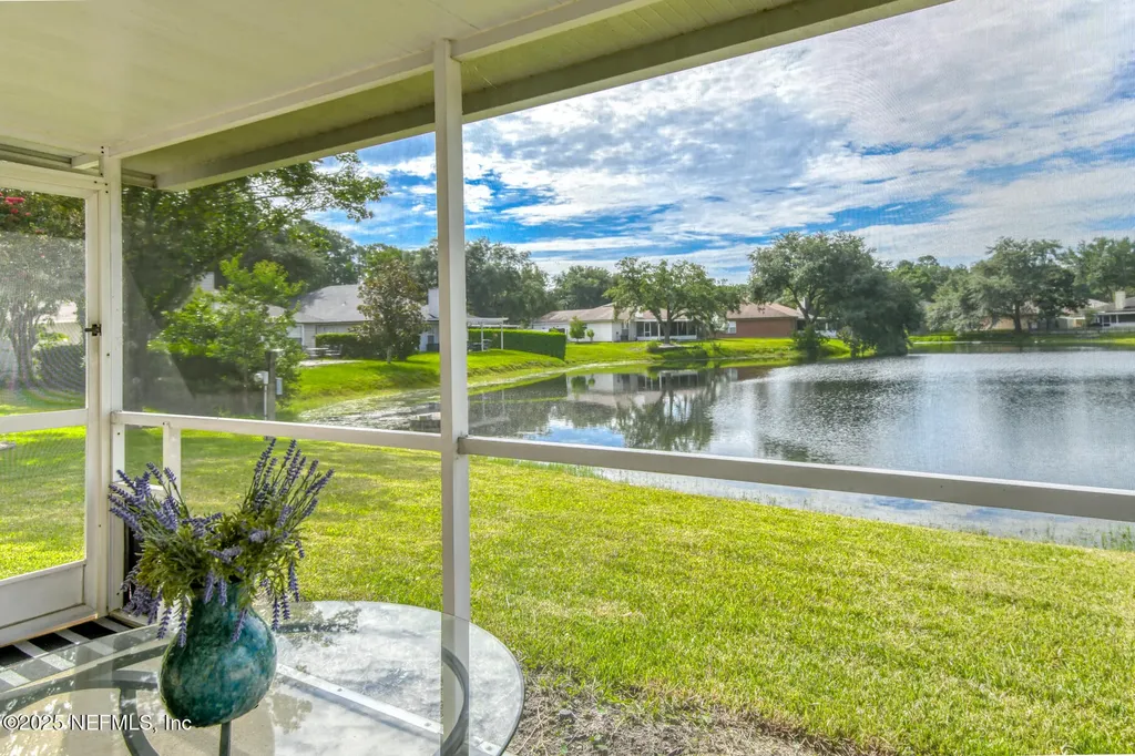 7596 Fawn Lake Drive N Jacksonville FL 32256