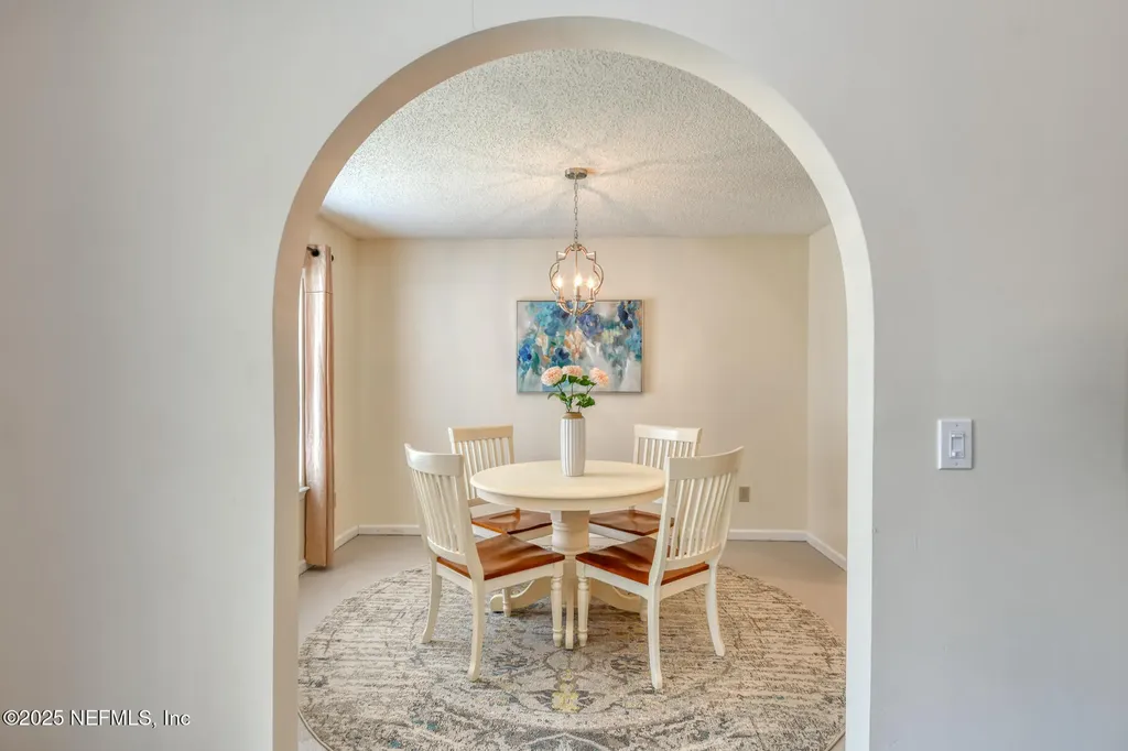 7596 Fawn Lake Drive N Jacksonville FL 32256