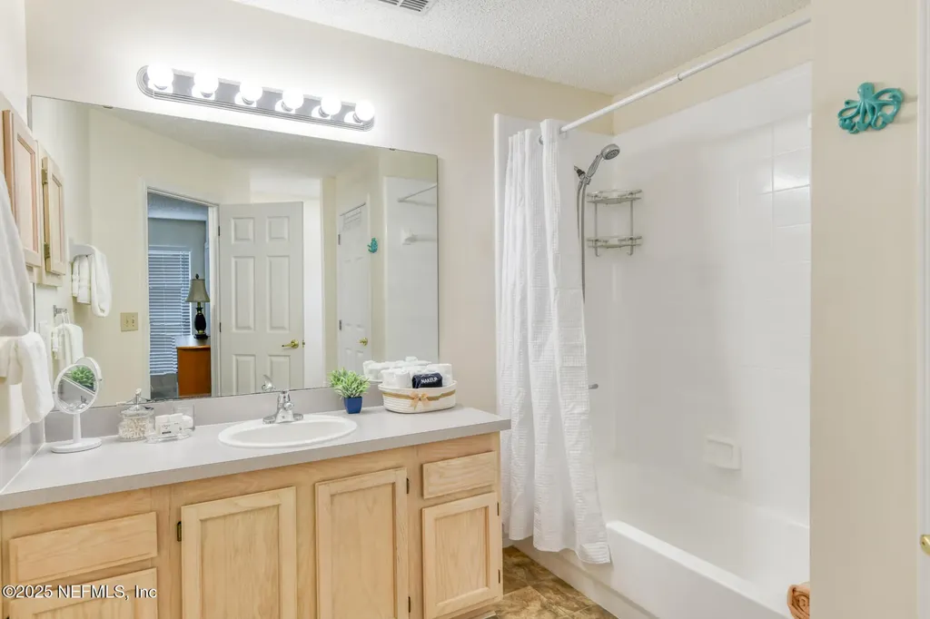 7596 Fawn Lake Drive N Jacksonville FL 32256